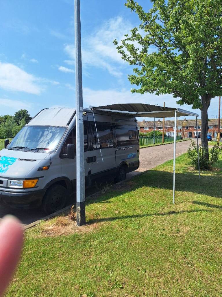 Motor caravan