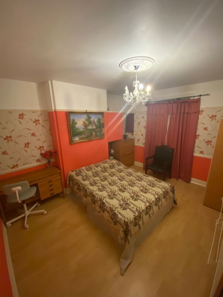 Spacious Double Room For Rent In Ilford
