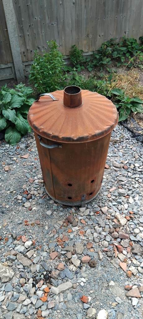 Rusty Metal Incinerator Bin – Garden Waste