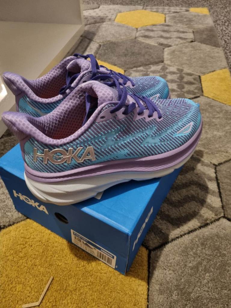 Hoka clifton 9 size 5