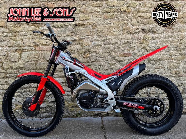 Beta Sincro 300cc Trials Bike, 2026 Model, Road Registered, Ridden Twice