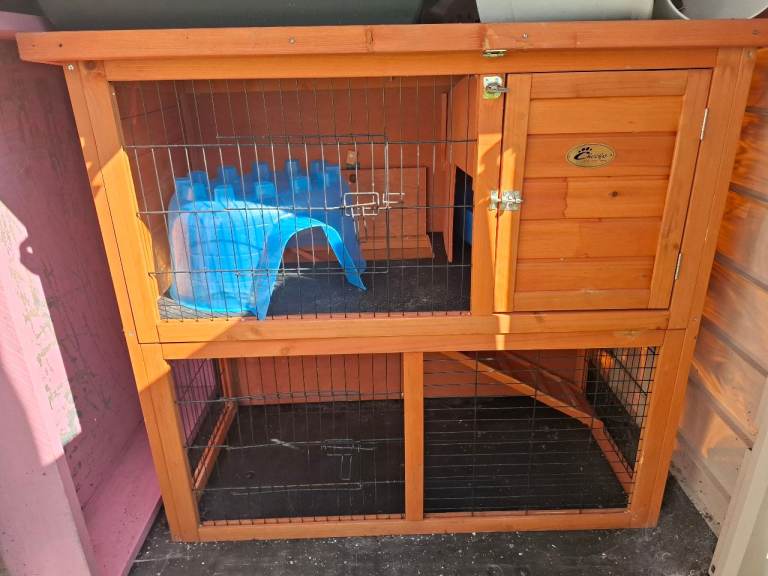 Rabbit/small animal hutch