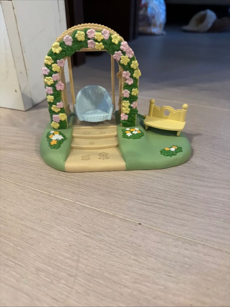 Sylvanian families vintage calico critters baby flower swing rare
