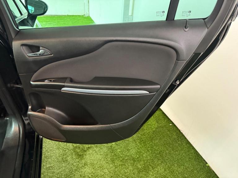 2017 Vauxhall Zafira 1.4T SRi Nav 5dr Auto MPV PETROL Automatic