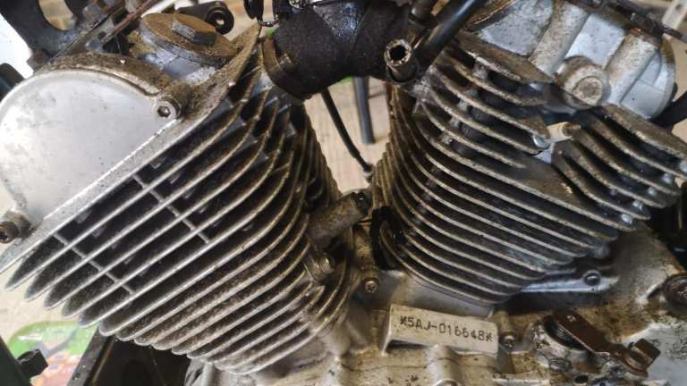 YAMAHA VIRAGO 125cc ENGINE - 2004
