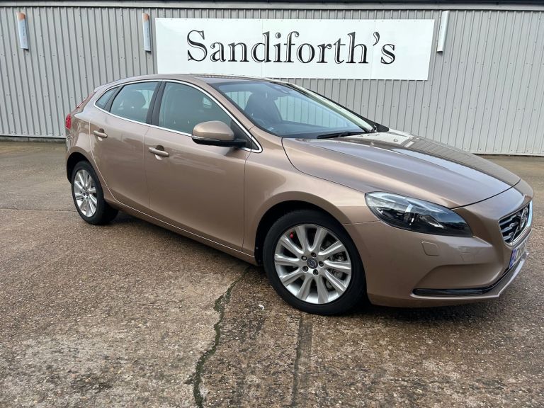 2016 Volvo V40 2.0 D2 SE Lux Nav Hatchback 5dr Diesel Auto Euro 6 (s/s) (120 ps) Hatchback Diesel...
