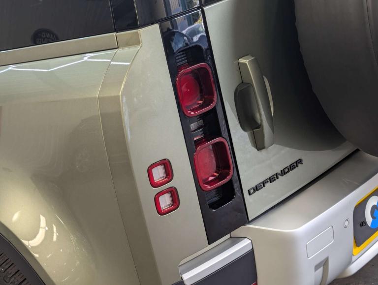 2021 Land Rover Defender 2.0 Defender SE Auto 4WD 5dr SUV Petrol Automatic