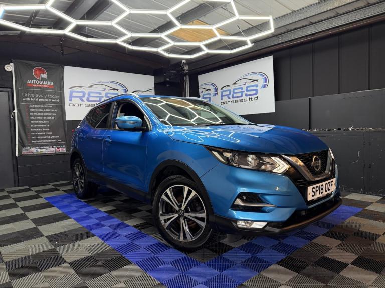 2018 Nissan Qashqai 1.3 DiG-T N-Connecta 5dr [Glass Roof Pack] HATCHBACK Petrol Manual