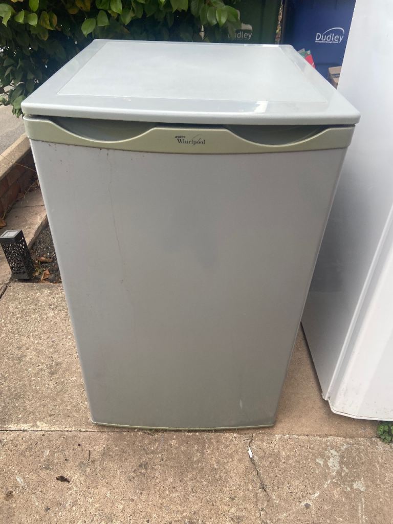 Whirlpool Freestanding Fridge Freezer - Grey, Good Condition