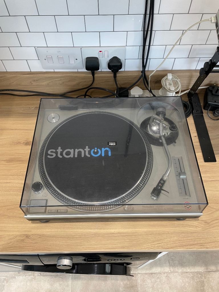 Technics SL1200 MK2 - pristine condition + original packaging