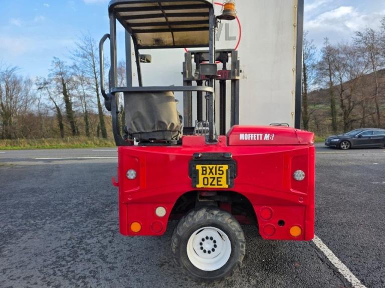 2015 Scania P320 6X2 Twin Wheel 27ft Curtainsider Body