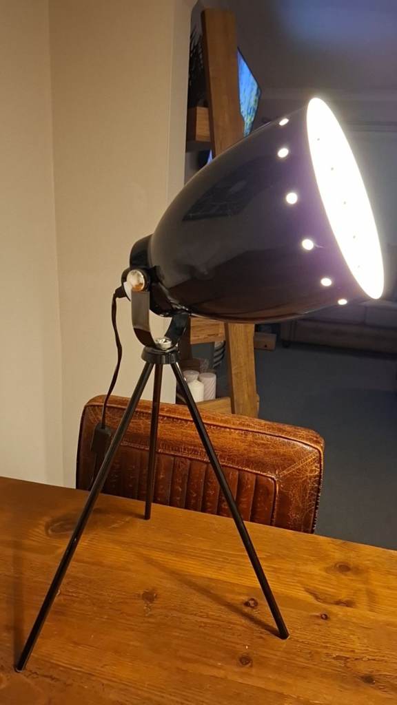 image for Black tripod lamp