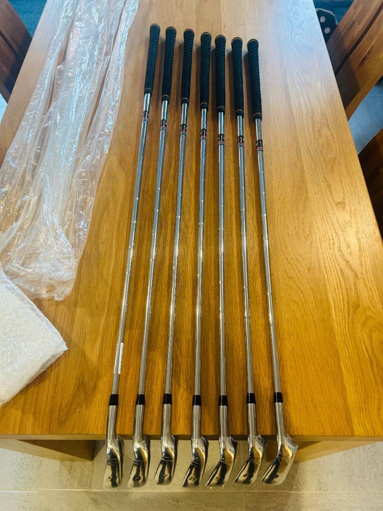 * BRAND NEW *  FAZER XR2 IRONS.   Mens R/H.  * Full 7 Piece Set *