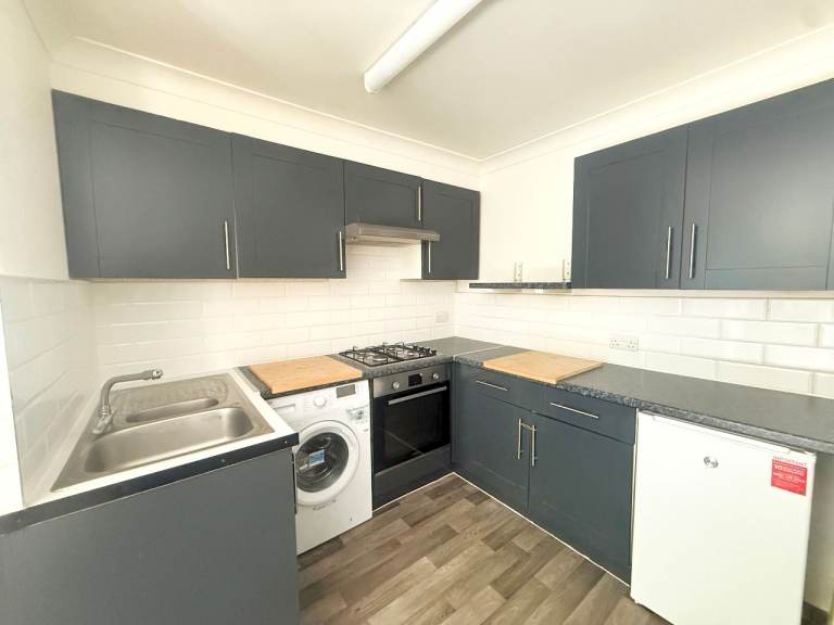 1 BEDROOM DUPLEX FLAT NEAR READING TOWN CENTRE