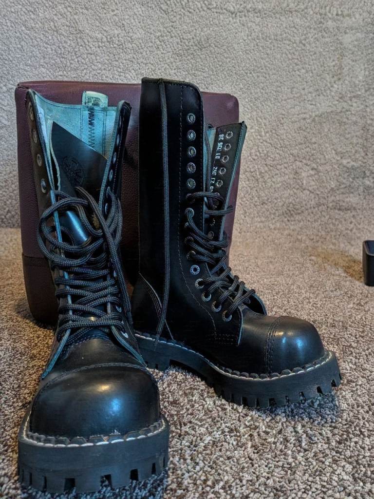 STEEL Ground Boots Black Leather 15-Eye UK 3 tacked Sole