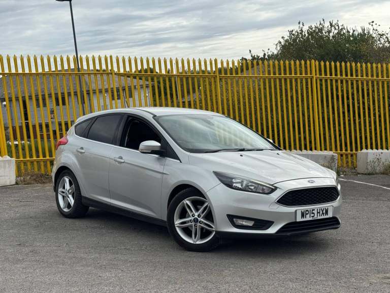 2015 Ford Focus 1.0T EcoBoost Zetec Euro 6 (s/s) 5dr HATCHBACK Petrol Manual