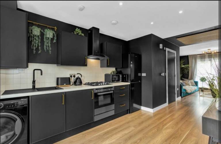 3 Bedroom House With Garden 