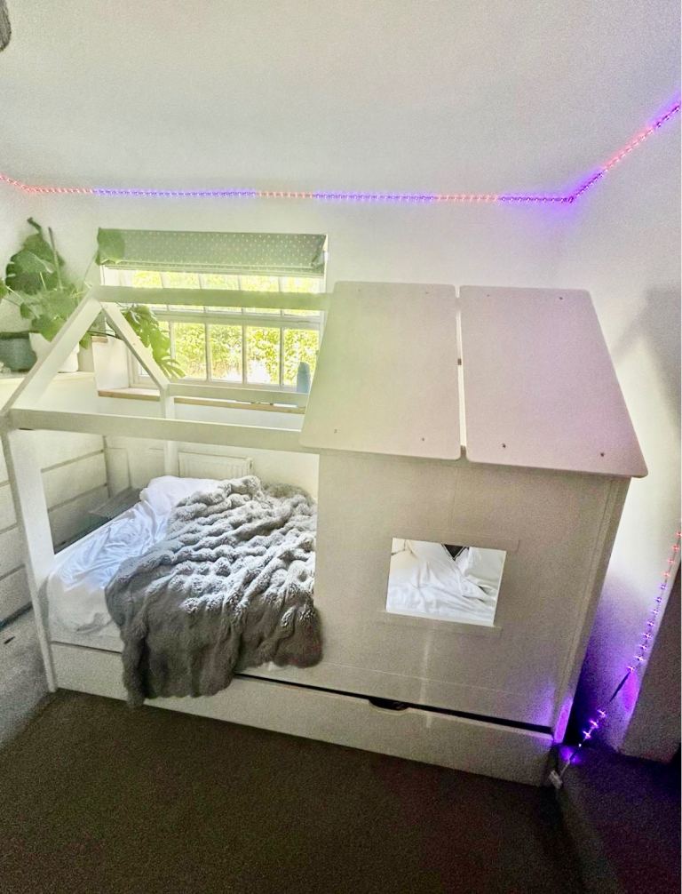 Dreams  Playhouse Bed with storage drawer  – White, Good Condition