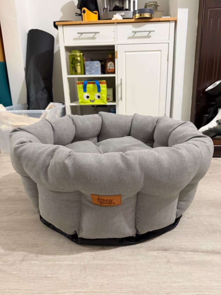 Large dog/cat bed 