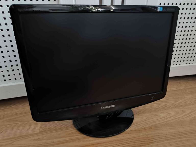 Monitor 20" Samsung 2ms VGA DVI