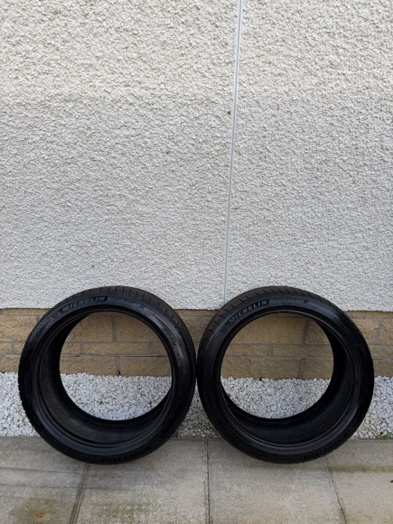 MICHELIN PILOT SPORT 4 225/40ZR18 TYRES & 1 BRIDGESTONE POTENZA S001