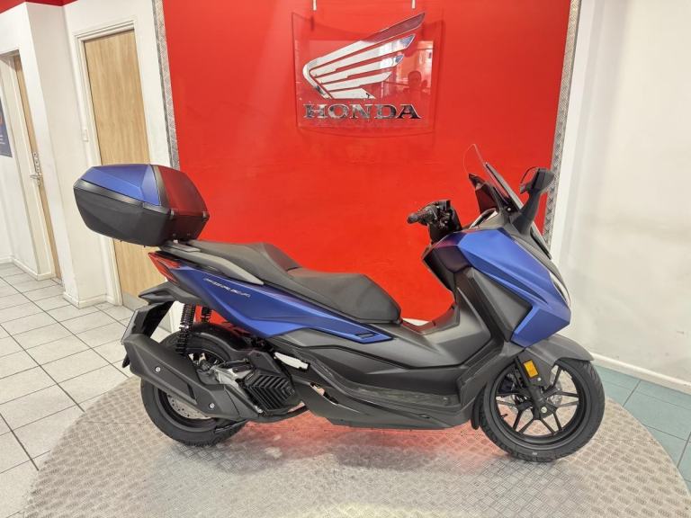 Brand new Honda NSS125 Forza with Smart Top Box