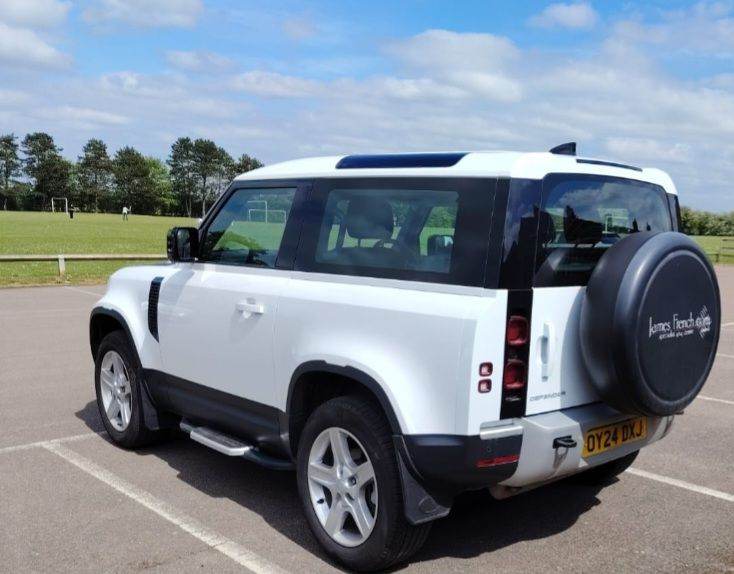 Land rover defender 