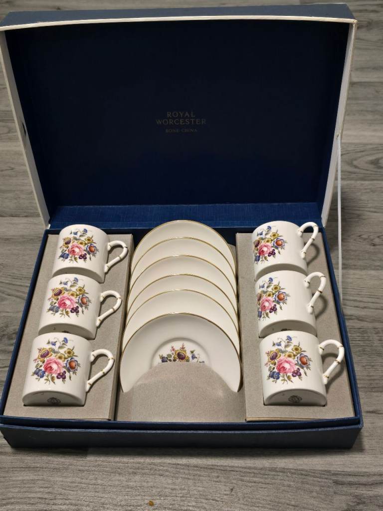 Royal Worcester Vintage Bournemouth Coffee set