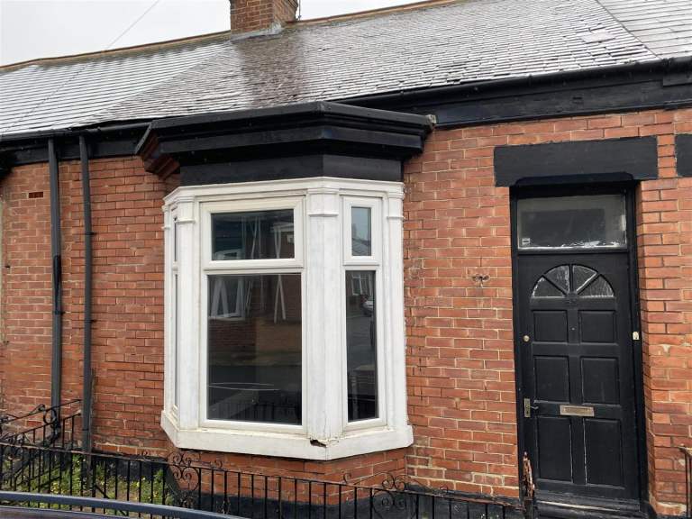 3 Bedroom bungalow, Canon Cockin, Hendon, Sunderland