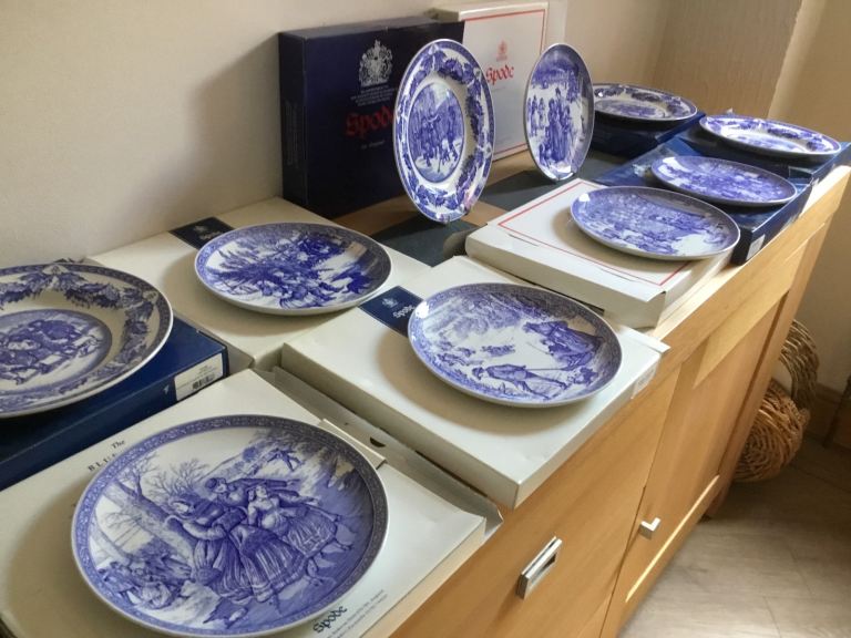 SPODE VARIED CHRISTMAS PLATES