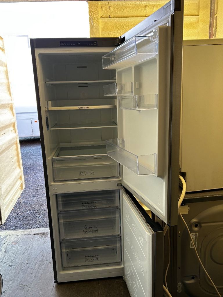 Fridge freezer 