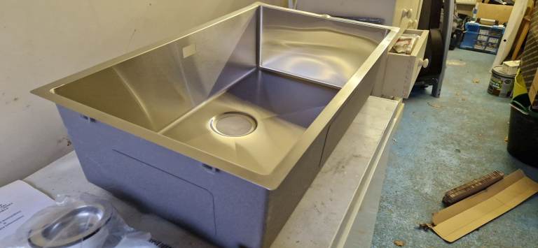 Brand new never installed Rangemaster underhung sink with slight damage 