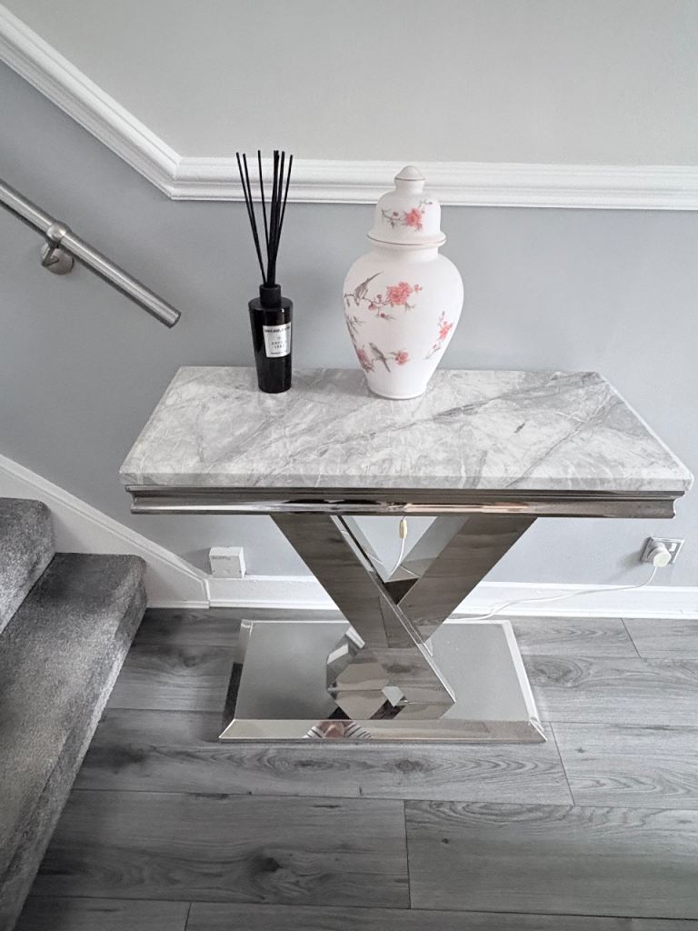 Console table 