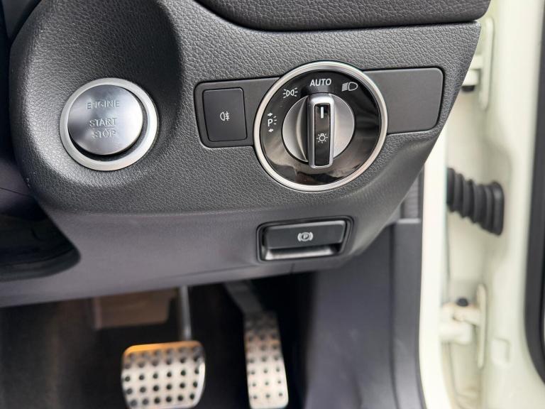 2017 Mercedes-Benz GLA GLA 220d 4Matic AMG Line Prem Plus 5dr Auto ESTATE DIESEL Automatic