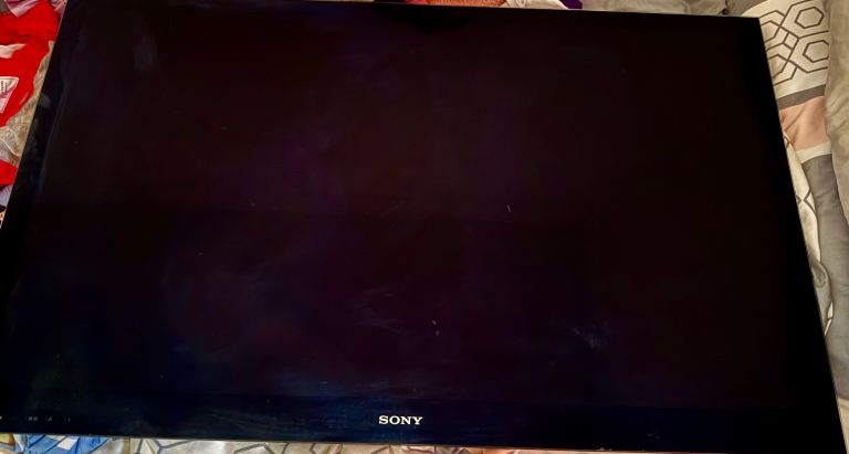 3D TV Sony BRAVIA 46" 3D LED TV (KDL-46NX713) + 6 Pairs Active 3D Glasses