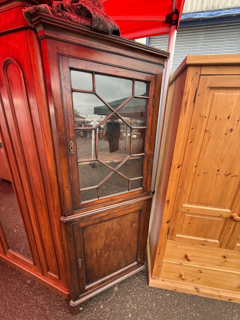 Vintage Mahogany Corner Display Cabinet – Leaded Glass – Free Local Delivery