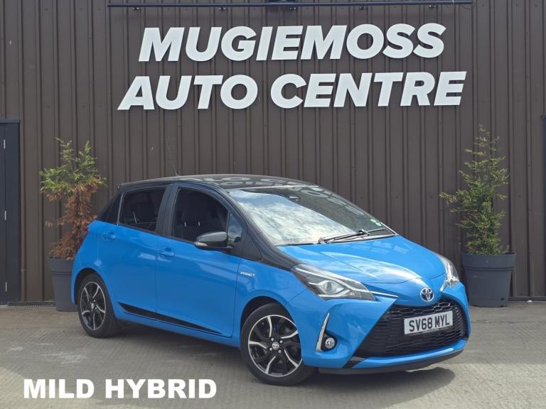 TOYOTA YARIS 1.5 VVT-h Cyan Bi-Tone 2018