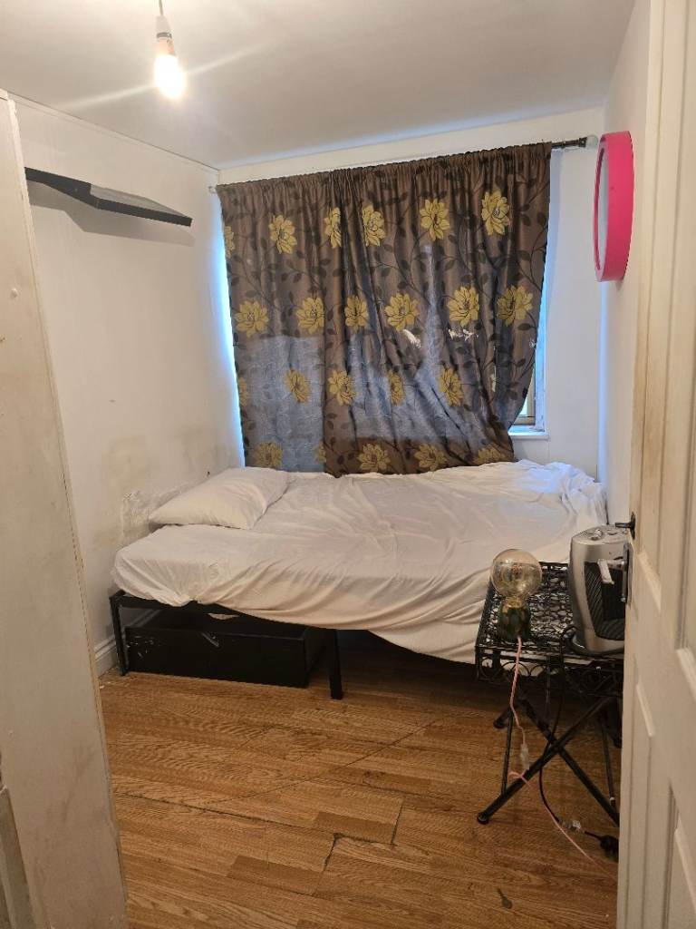 Beautiful Single Room to rent in SE6. All Bills inclusive. Close to Shops and Transport
