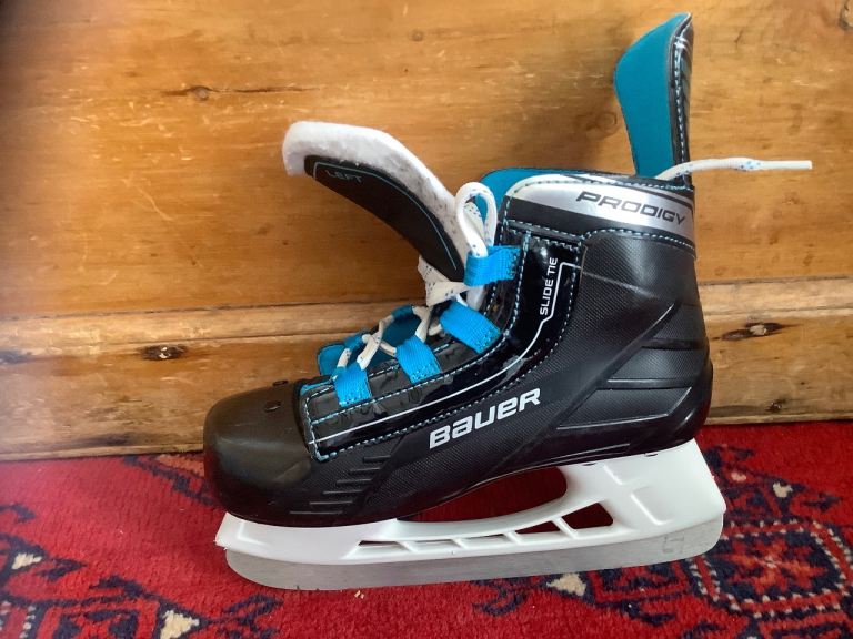 🧊 BAUER PRODIGY JUNIOR ICE HOCKEY 🏒 SKATES (YOUTH SIZE 12)