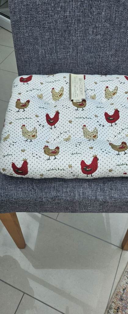 Fun Chicken Print Seat Cushion - Brand New