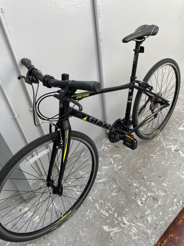 Giant escape hybrid 700c 