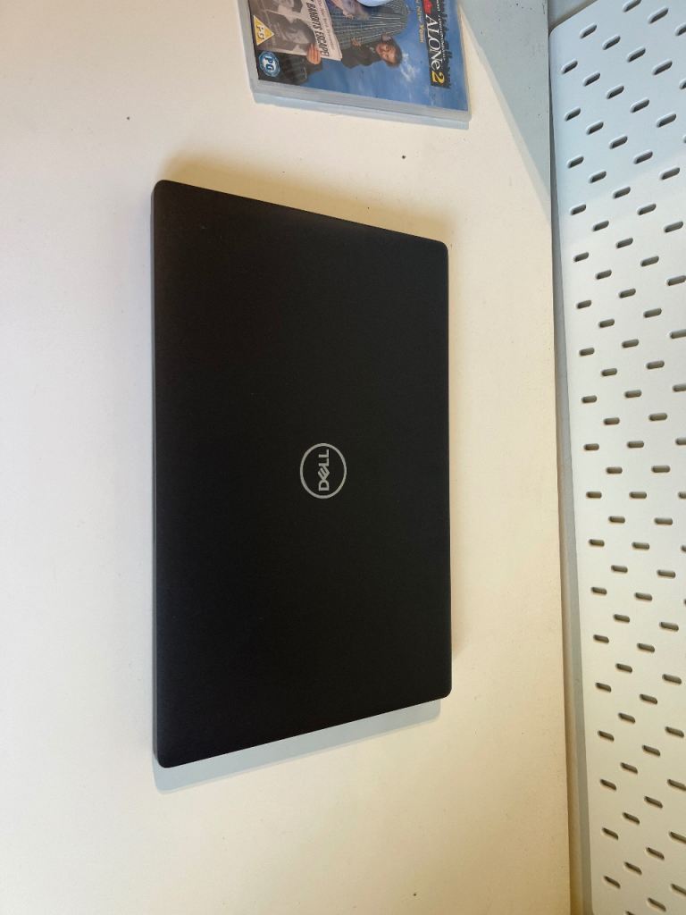 Win11 Dell Touch screen / i7, 8th Gen /16 GB / 240 SSD in excellent condition