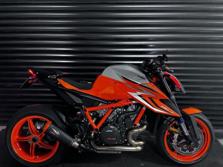 KTM 1290 SUPER DUKE R EVO Tech Package  Austin Racing  Evotech  Rizoma Orang