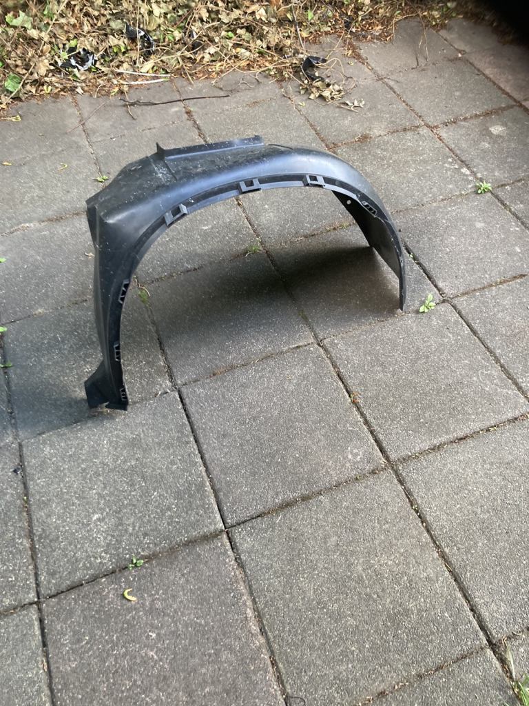 VAUXHALL SENATOR WHEELARCH GUARD (M)