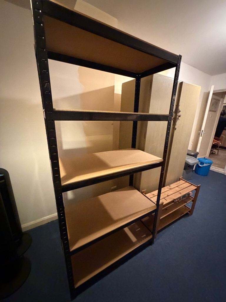 Steel racking shelving unit 