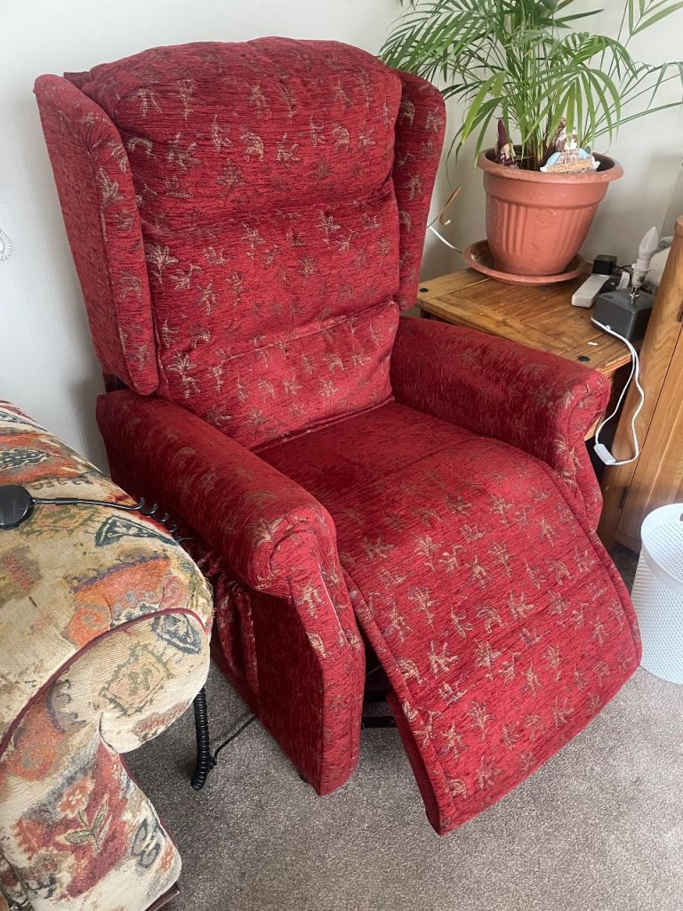 Twin motor rise and recliner. Perfect working order.  