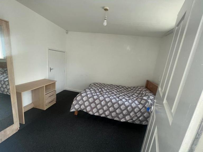 IMMEDIATE HOUSING AVAILABLE - BENEFITS WELCOME 