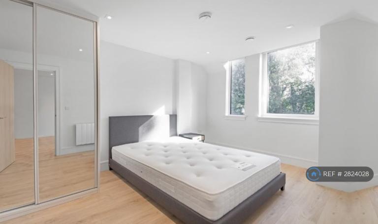 2 bedroom flat in Capella Court, Purley, CR8 (2 bed) (#2824028)