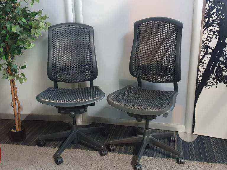 £280 each 2x Herman Miller Celle Fully Adjustable Office Chair Plastic Back And Seat