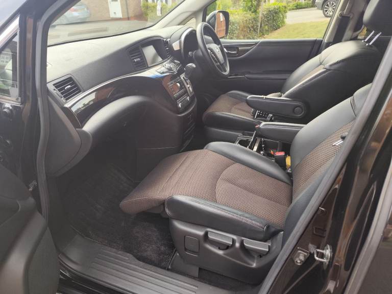 Nissan, 2010, 2480 (cc) 7 seater 